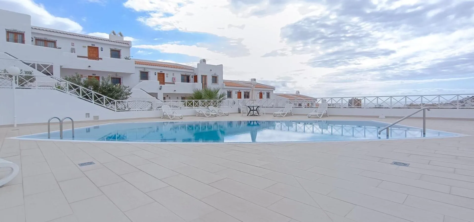 Colina Apartment Los Cristianos  0*, Los Cristianos (Tenerife) Ισπανία